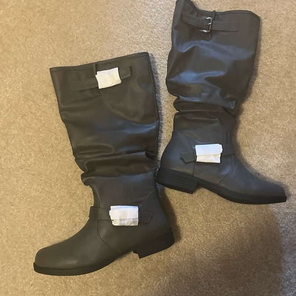 Boots - Picture 10 of 12